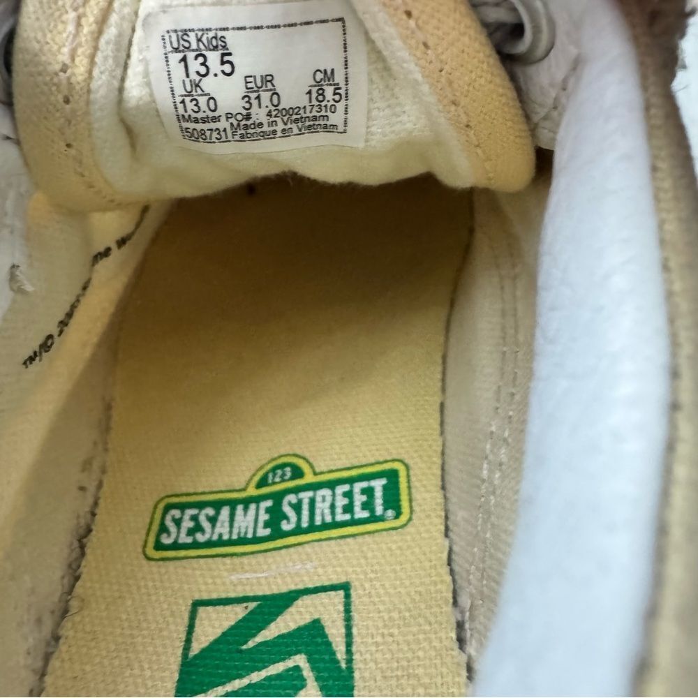 Vans x Sesame Street Old Skool sneakers size 13.5 kids - Picture 11 of 11